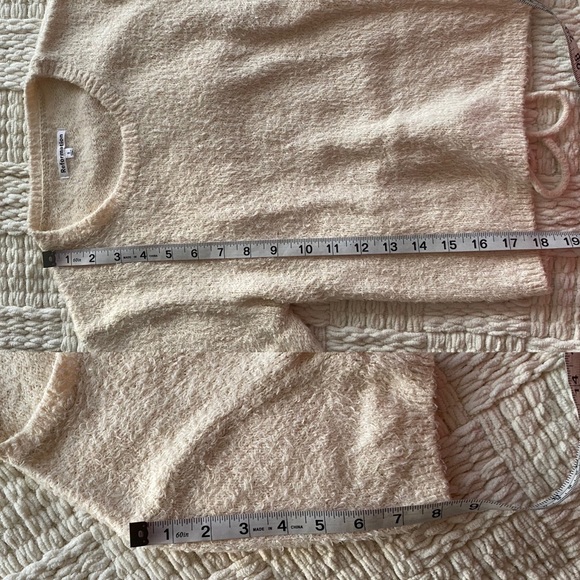 SOLD ON CURTSY - Picture 9 of 9